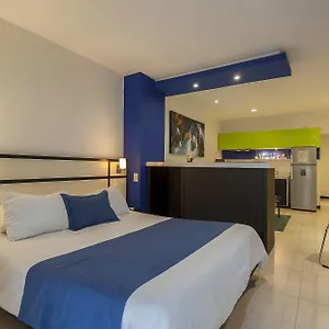 https://aqua-granada-hotel.cali-hotels.com
